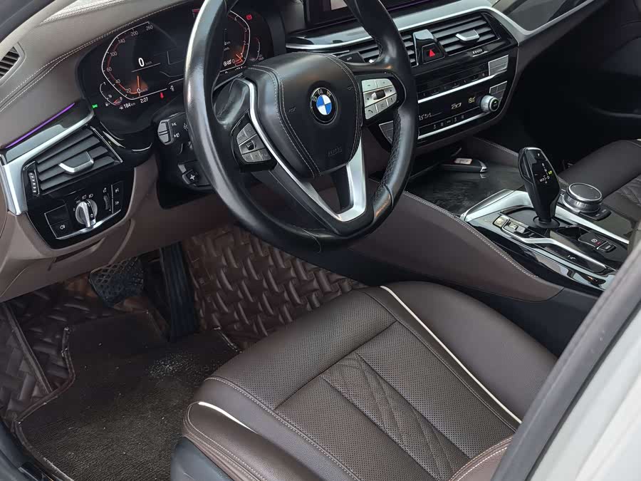 BMW 5 Series 2021, фото 7