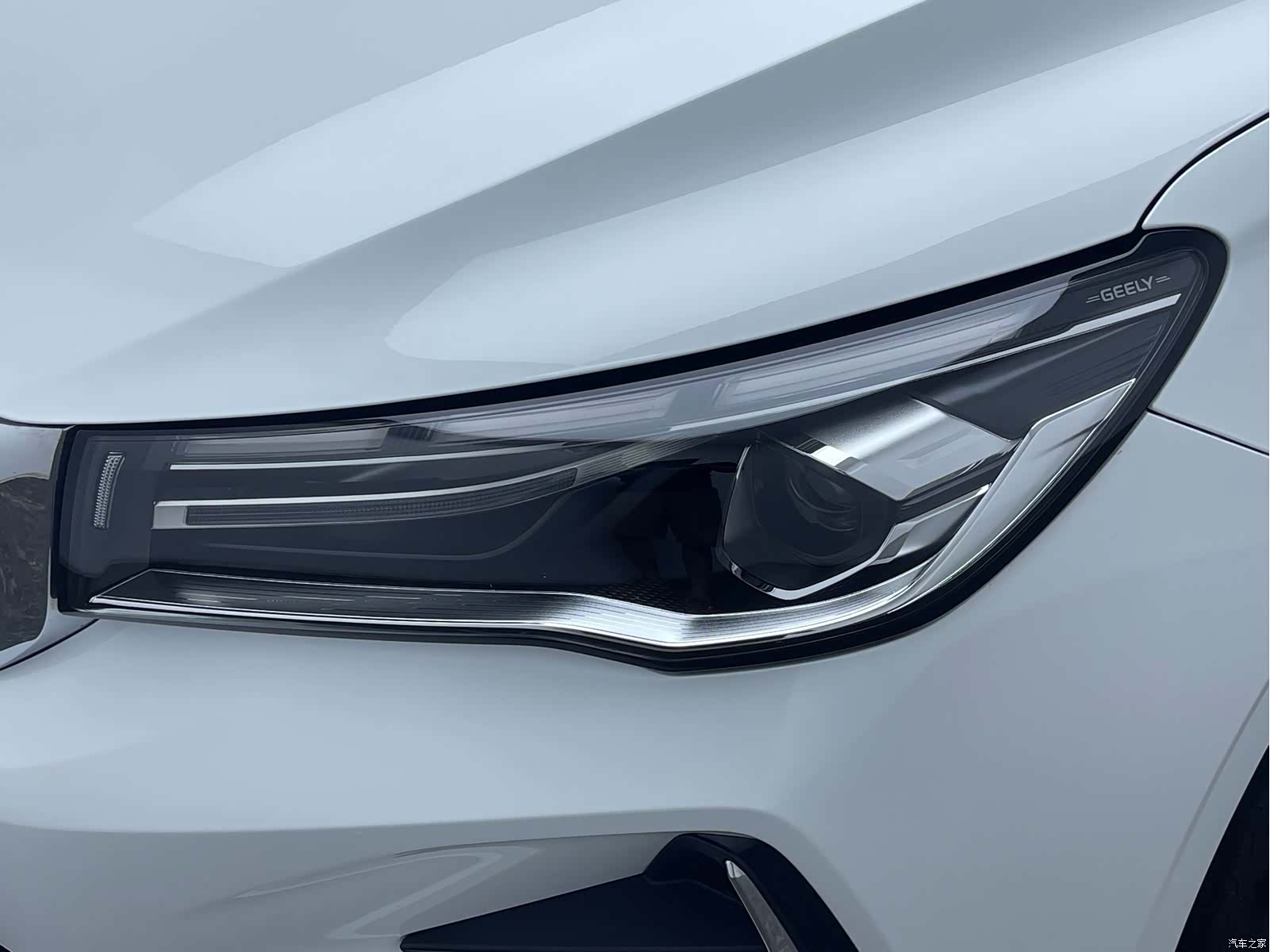 Geely Emgrand, 2026 9