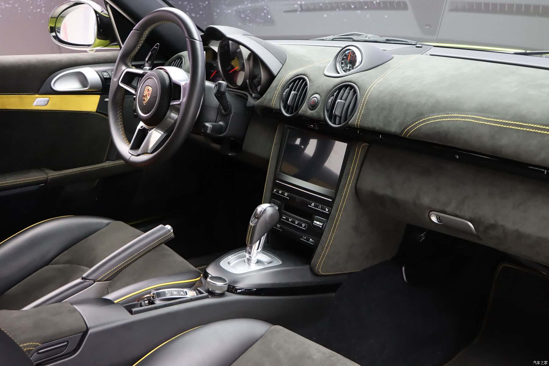 Porsche Cayman, 2012 11