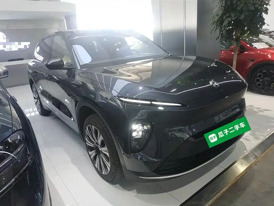 NIO ES8
