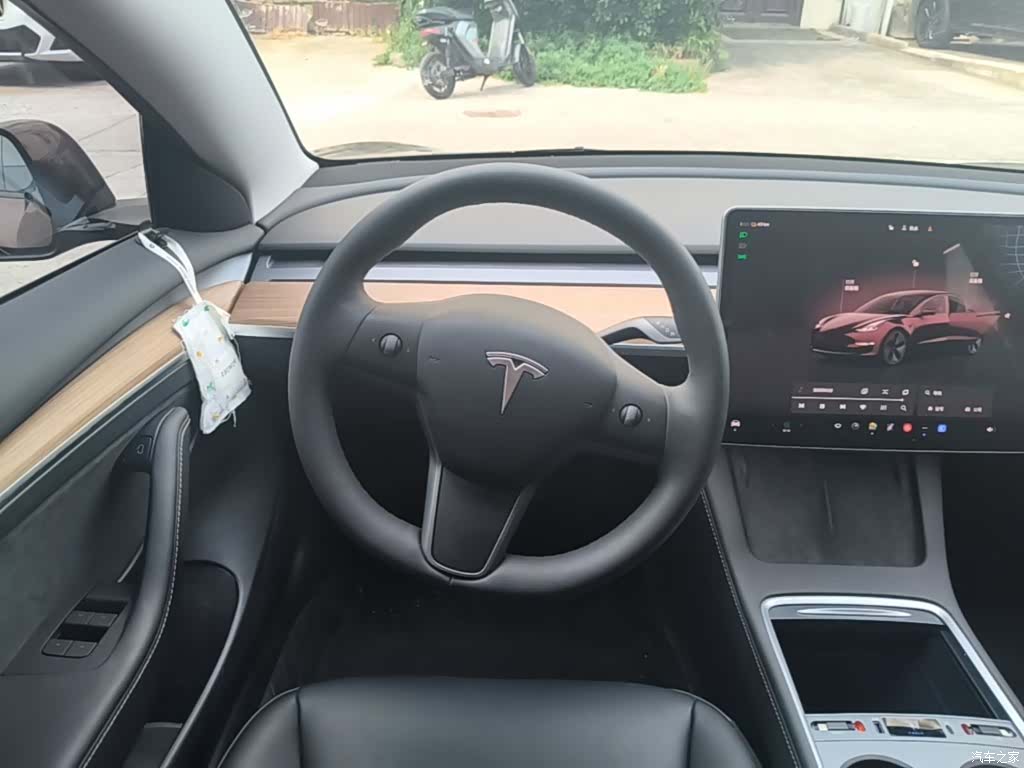 Tesla Model 3, 2023 11
