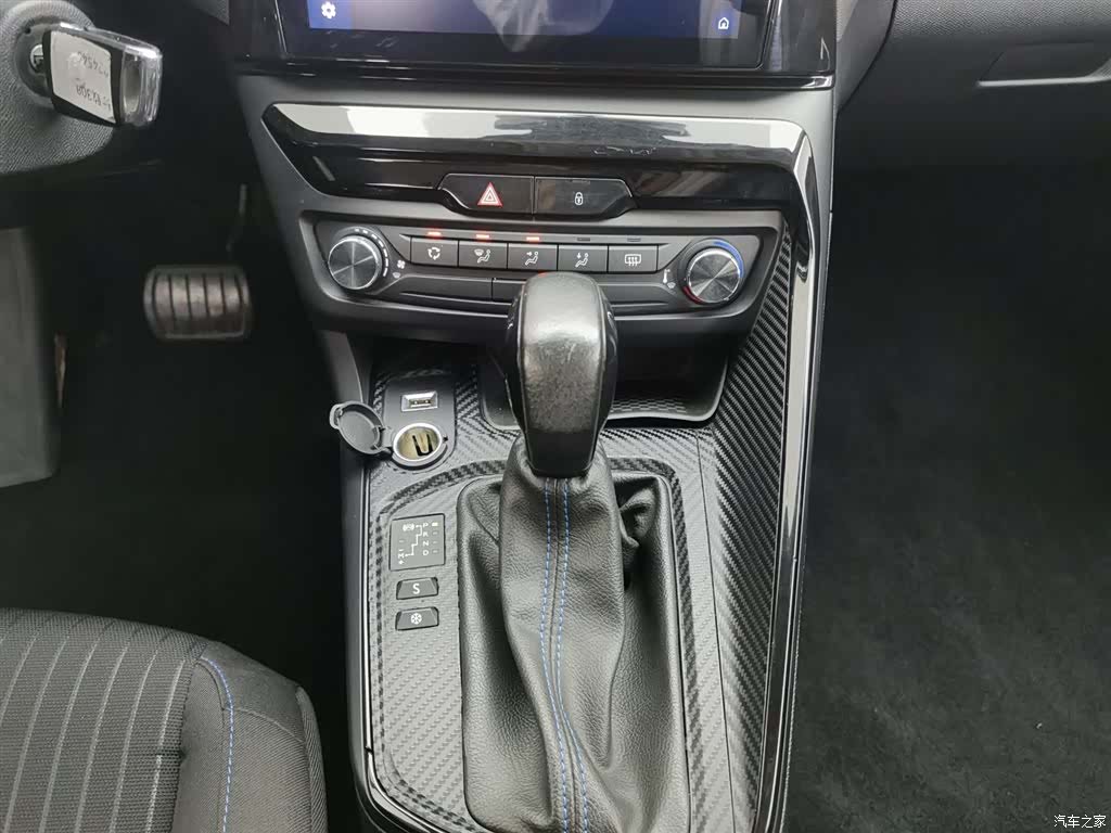 Peugeot 308, 2019 13