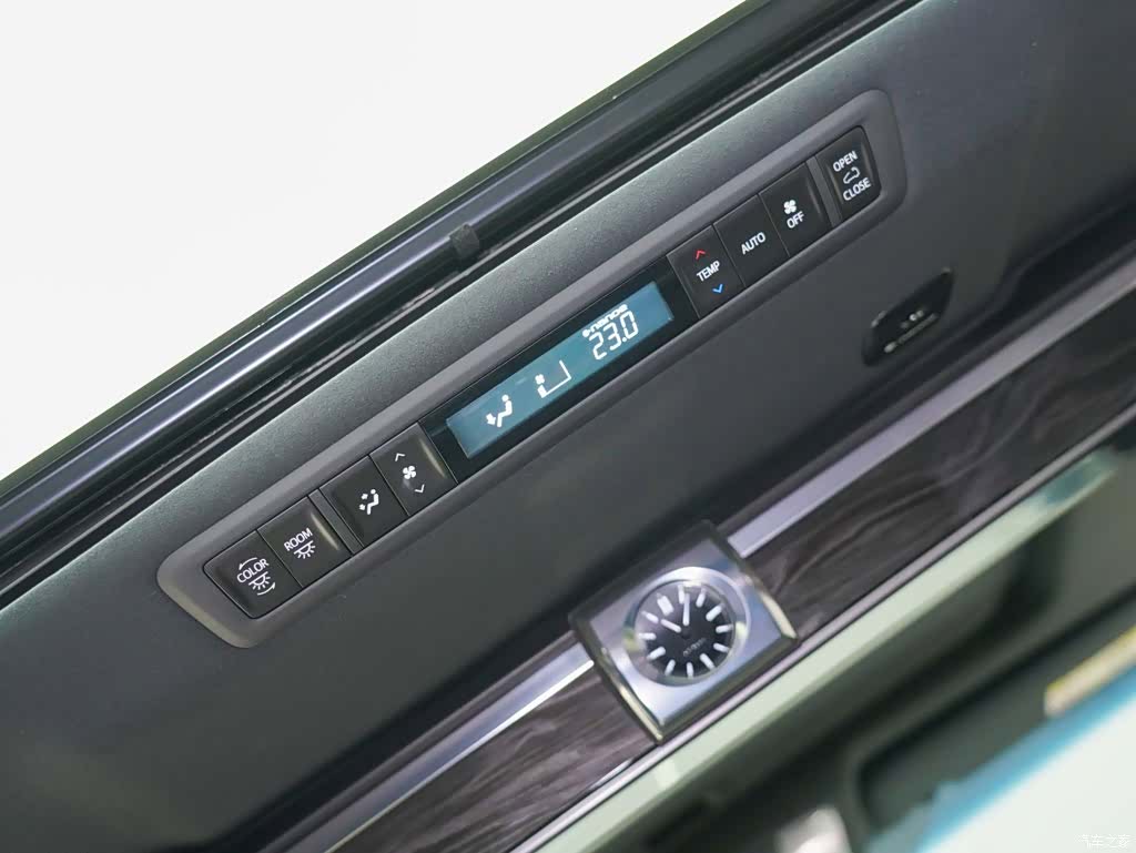 Lexus LM, 2024 13