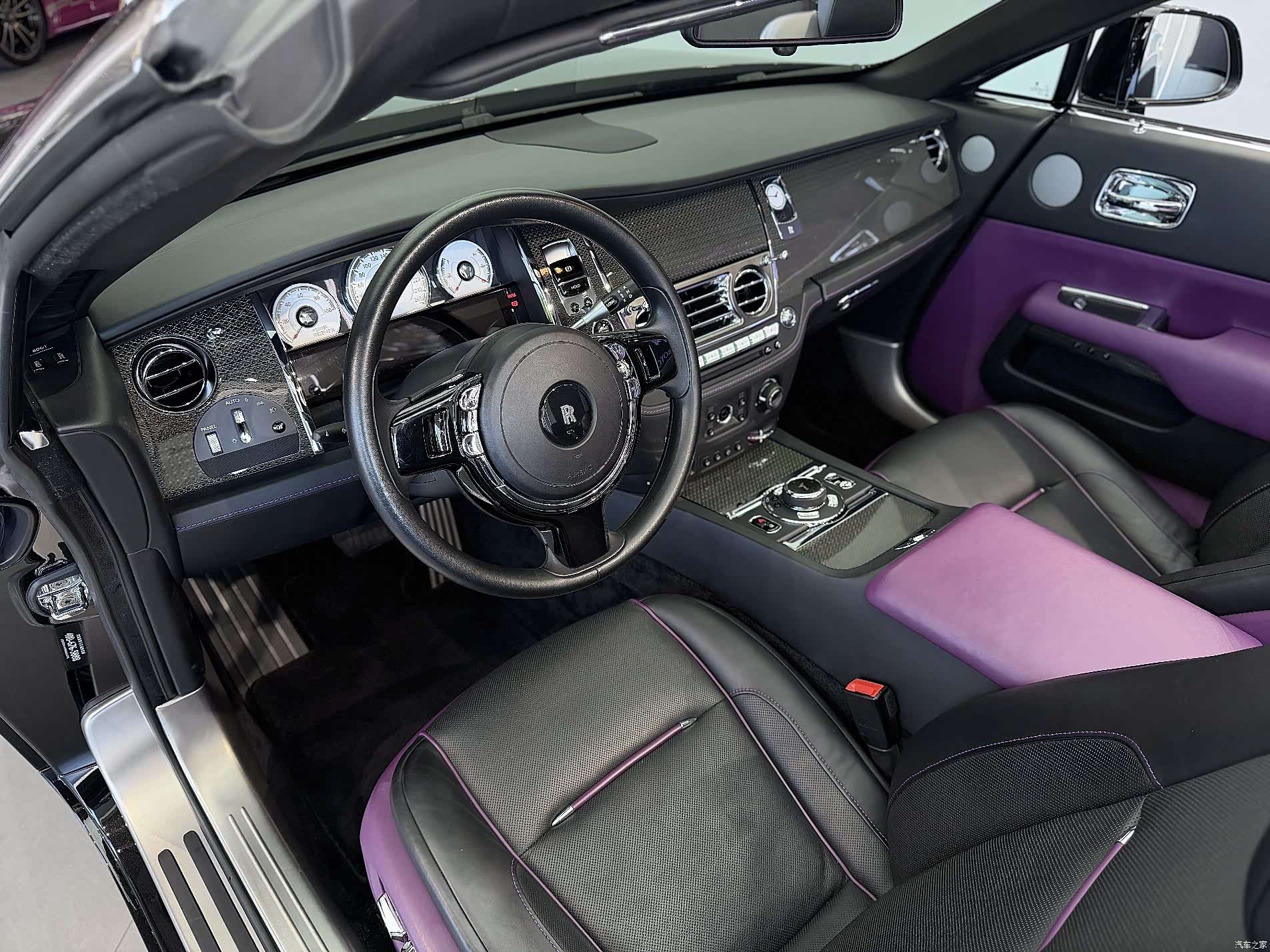 Rolls-Royce Black, 2019 4