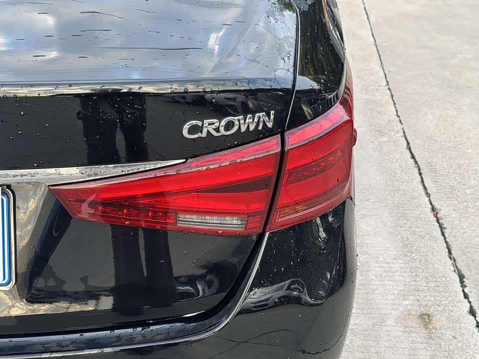 Toyota crown