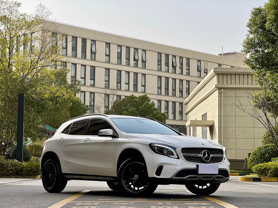Mercedes-Benz GLA