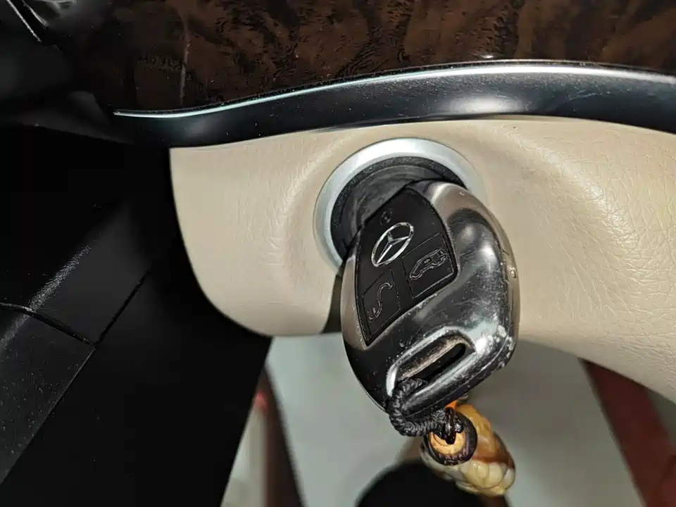 Mercedes-Benz V-class