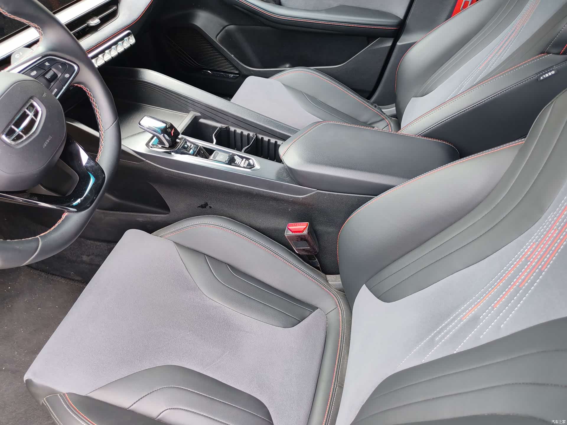 Geely Binray, 2022 6