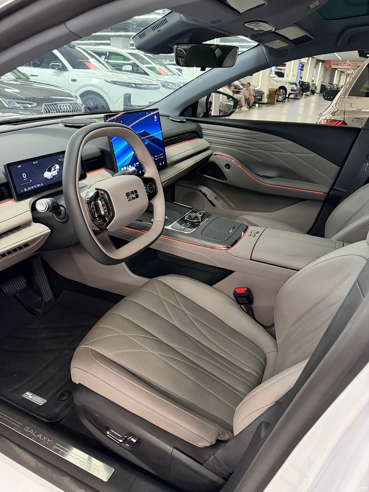 Geely 8, 2025 8