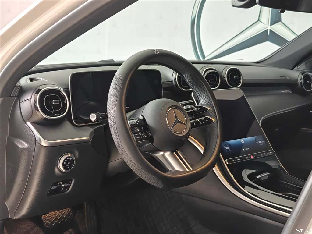Mercedes-Benz C-Class, 2025 9