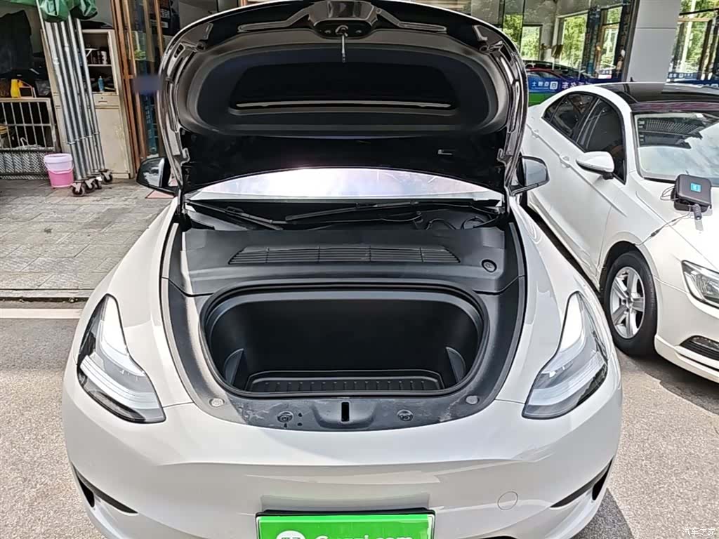 Tesla Model Y, 2023 20
