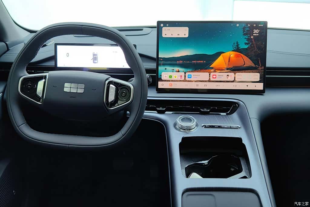 Geely Galaxy E5, 2025 12