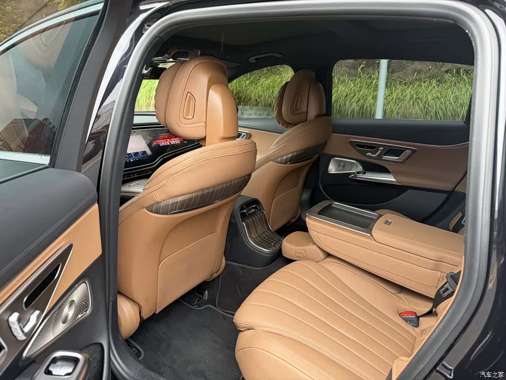 Mercedes-Benz E-Class, 2024 4