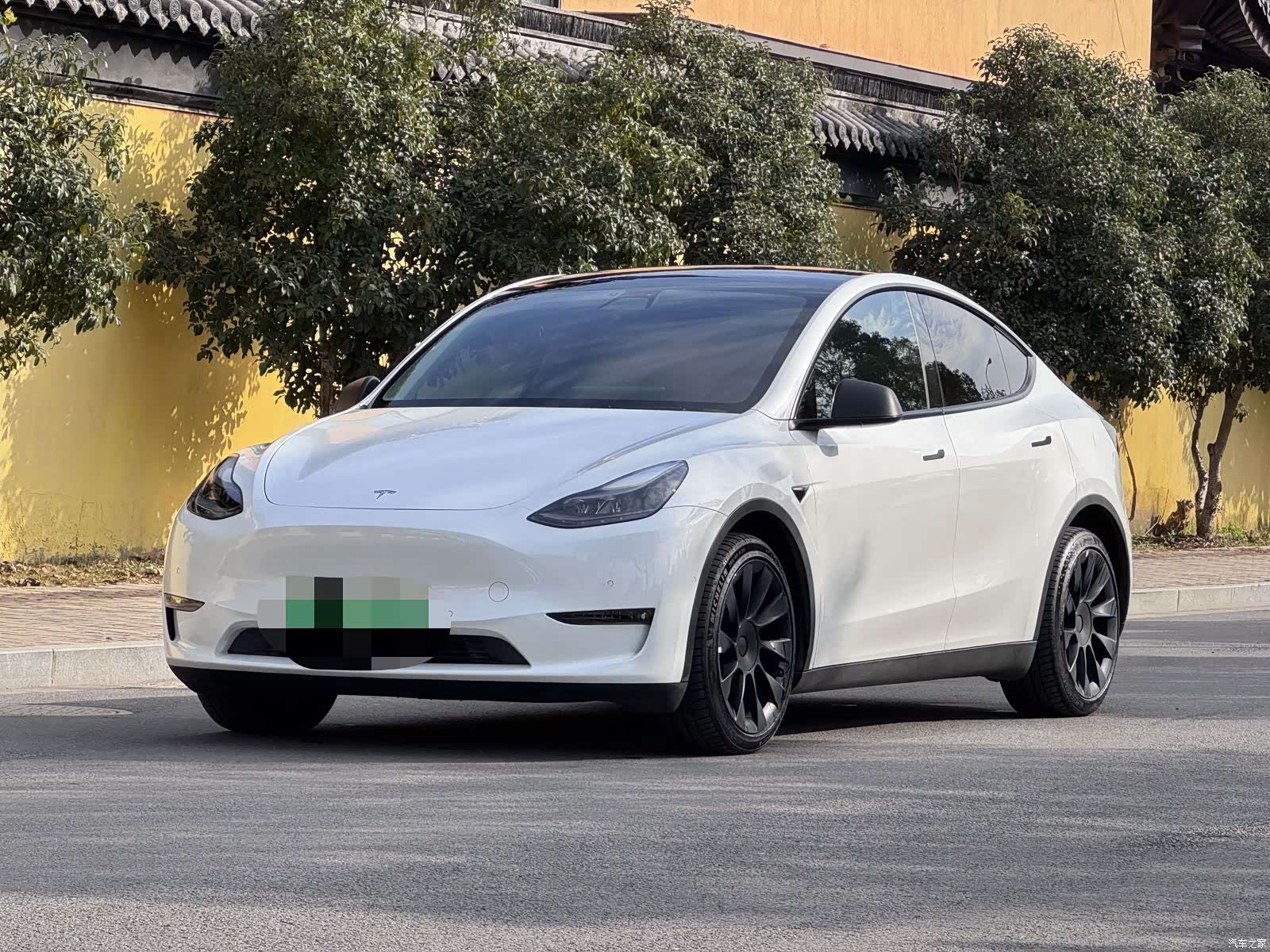 Tesla Model Y, 2021 1