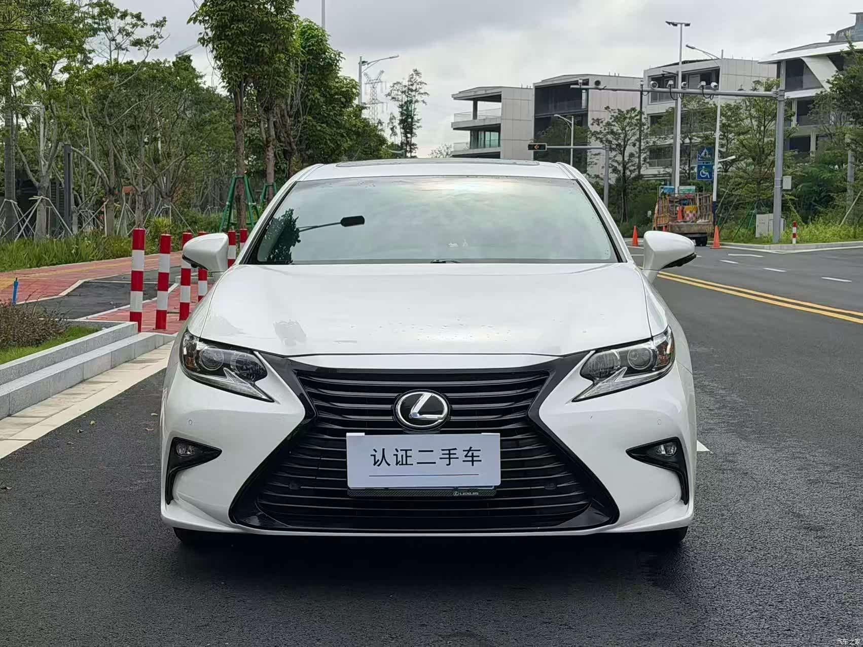 Lexus ES, 2018 2