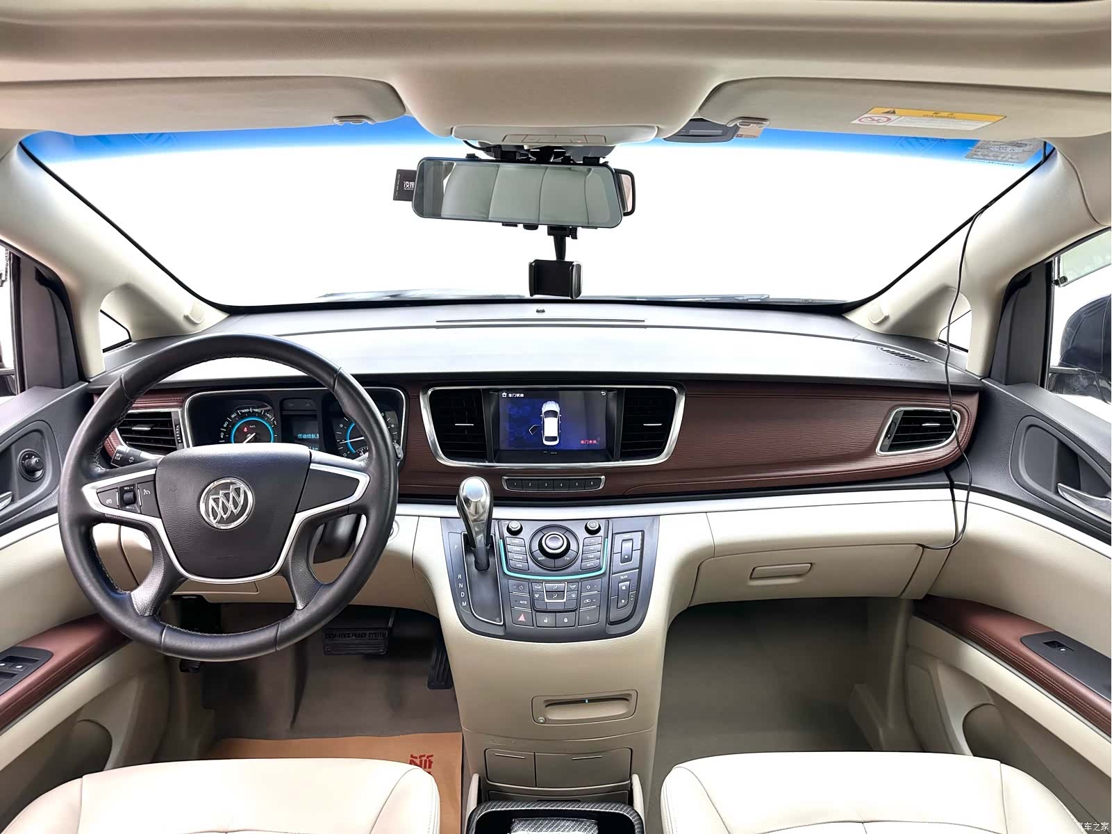 Buick GL8, 2016 8