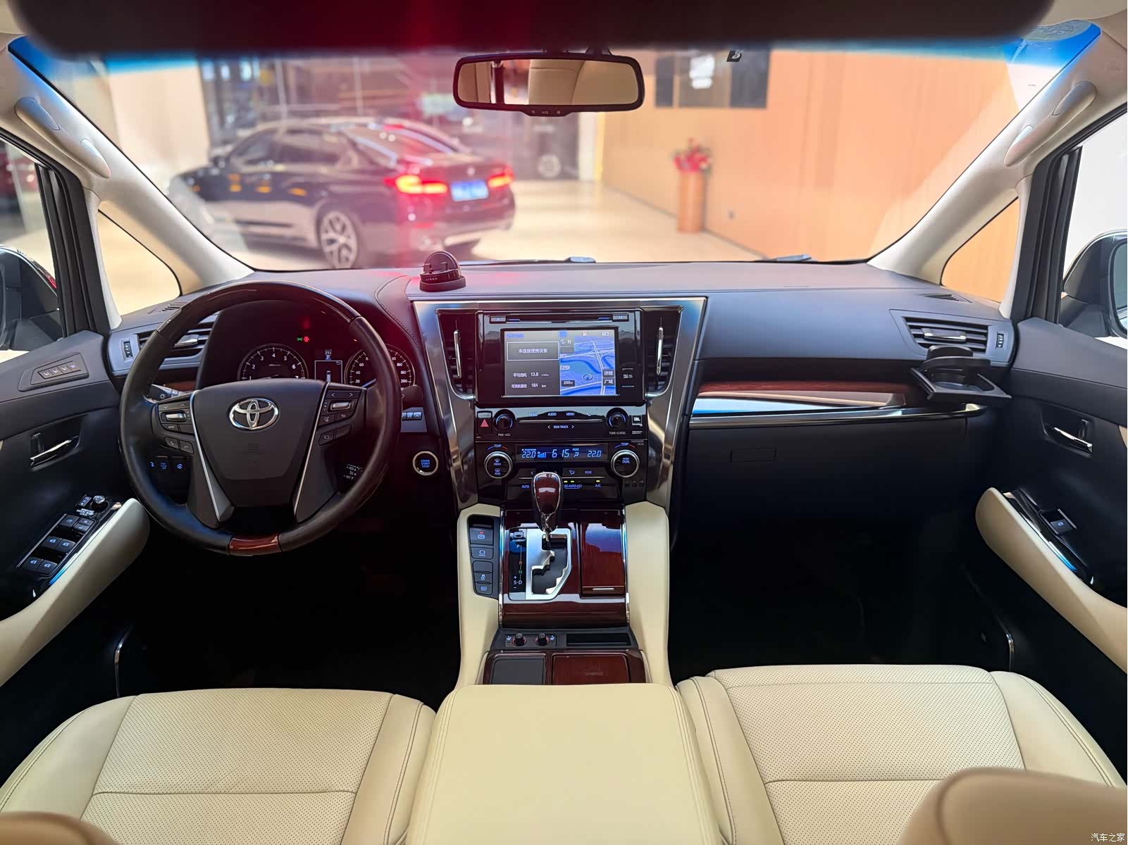 Toyota Alphard, 2016 6