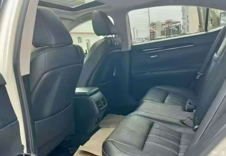 Lexus ES, 2018 8