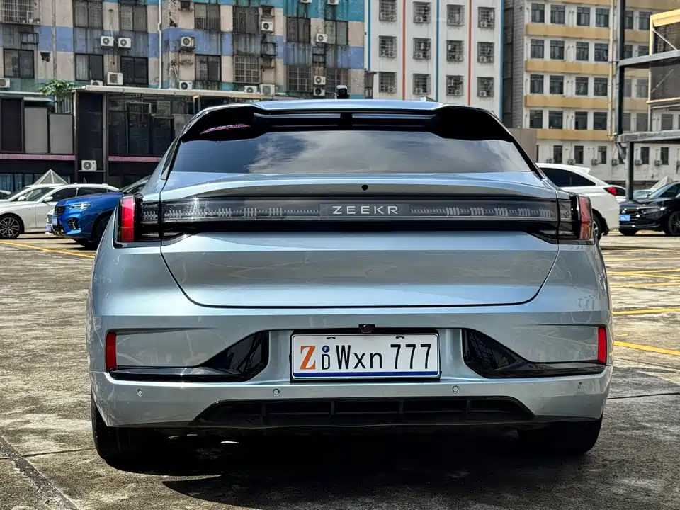 Zeekr 001