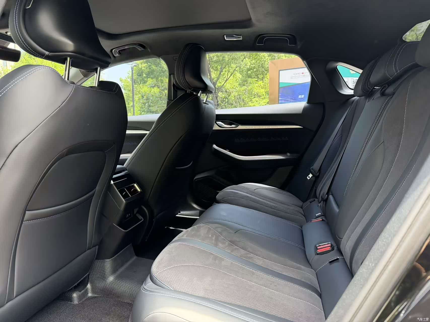 Geely Preface, 2025 8