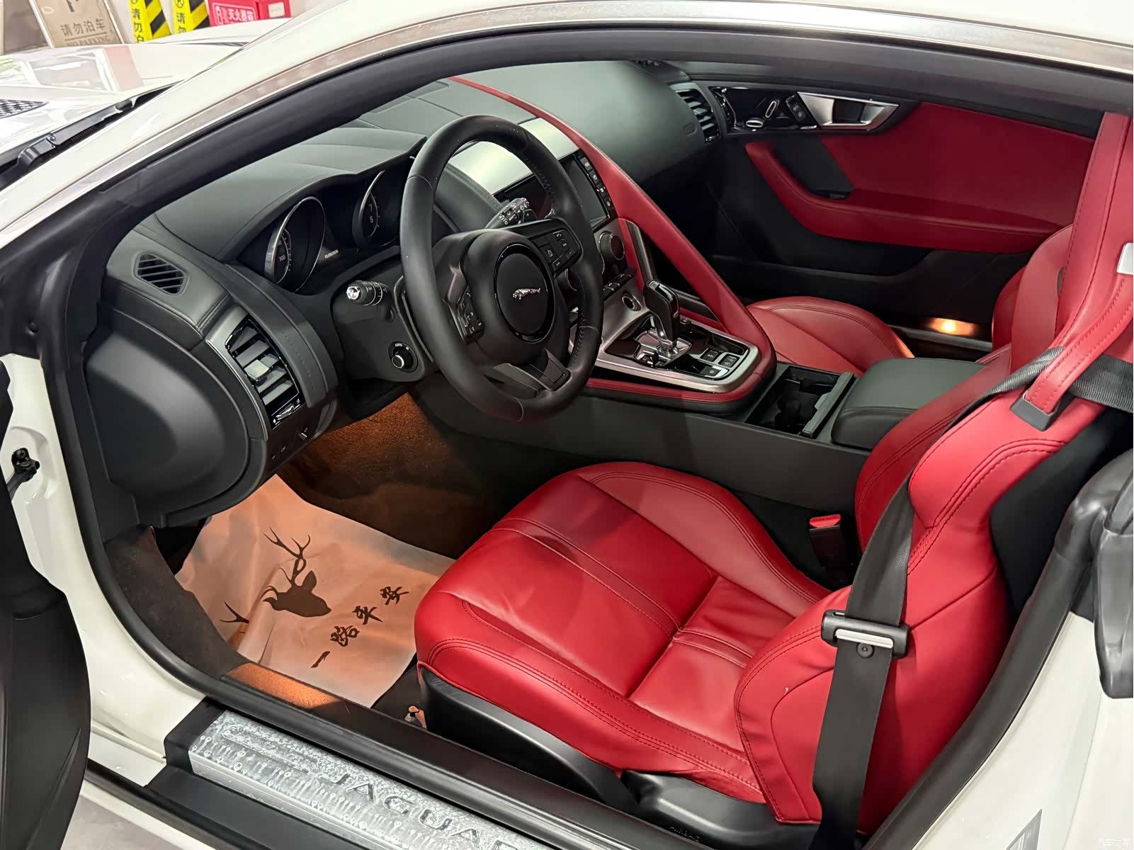 Jaguar F-TYPE, 2015 4