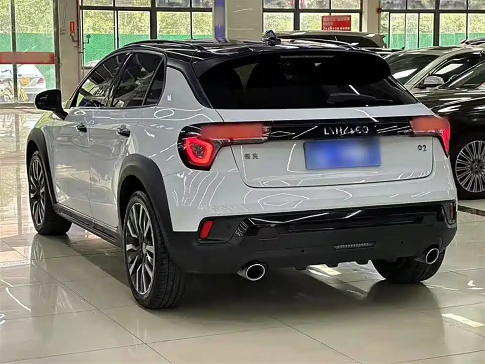 Lynk & Co 02