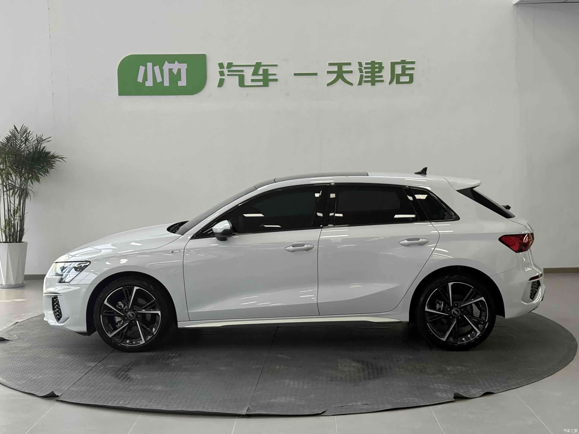 Audi A3, 2023 все фото