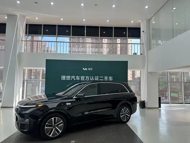 Li Auto L8 2024 — купить из Китая под заказ