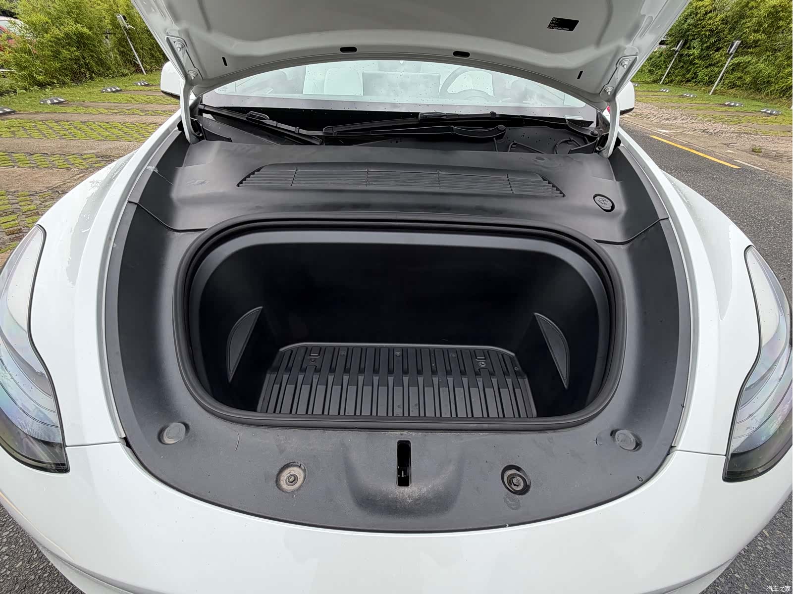 Tesla Model Y, 2024 10