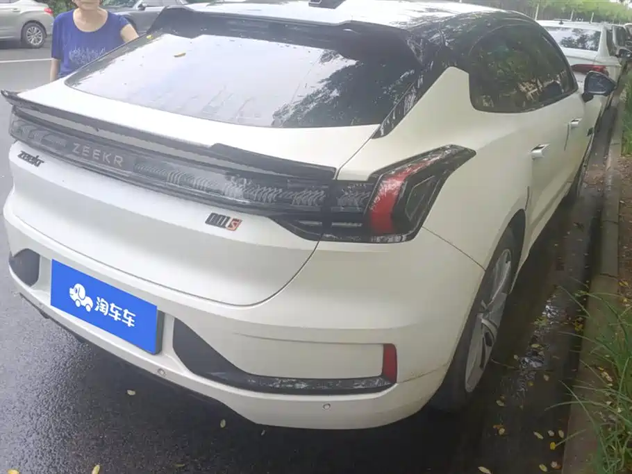 Zeekr 001
