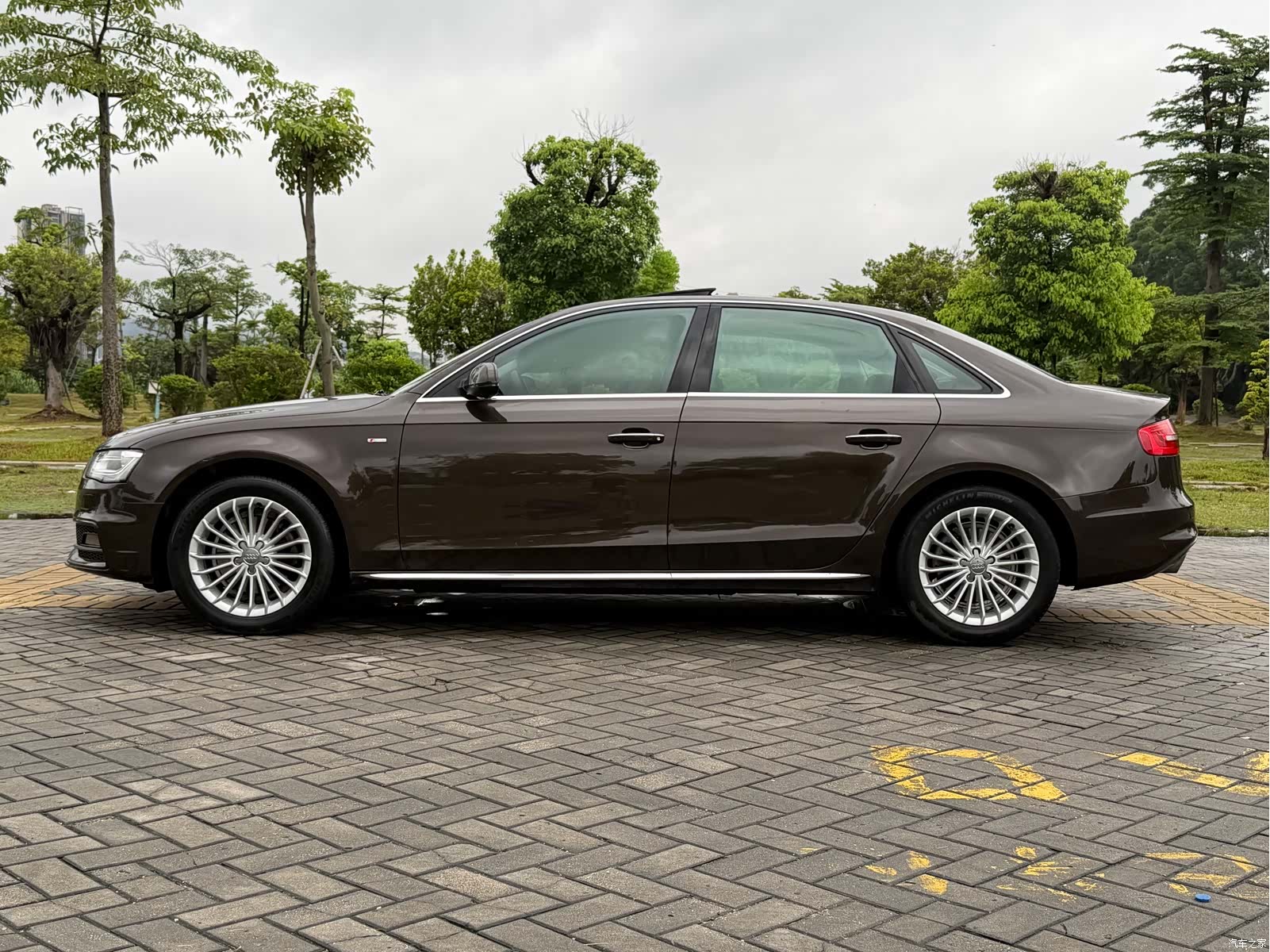 Audi A4L, 2016 4