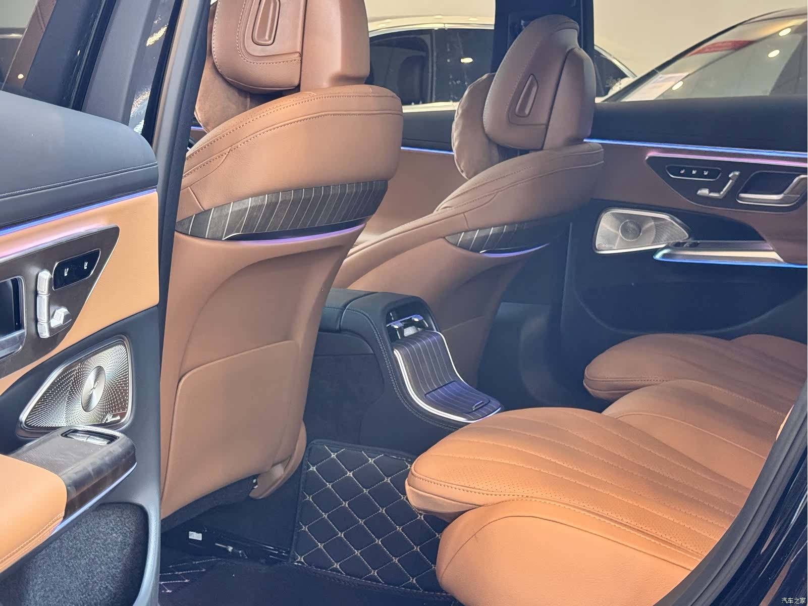 Mercedes-Benz E-Class, 2026 10