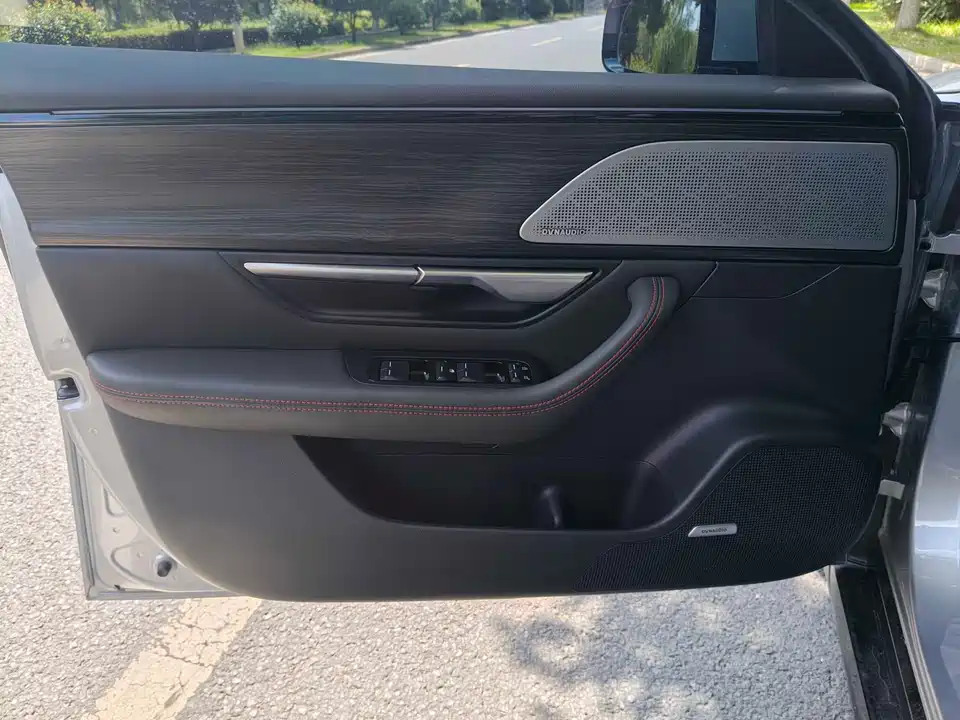 XPENG P7