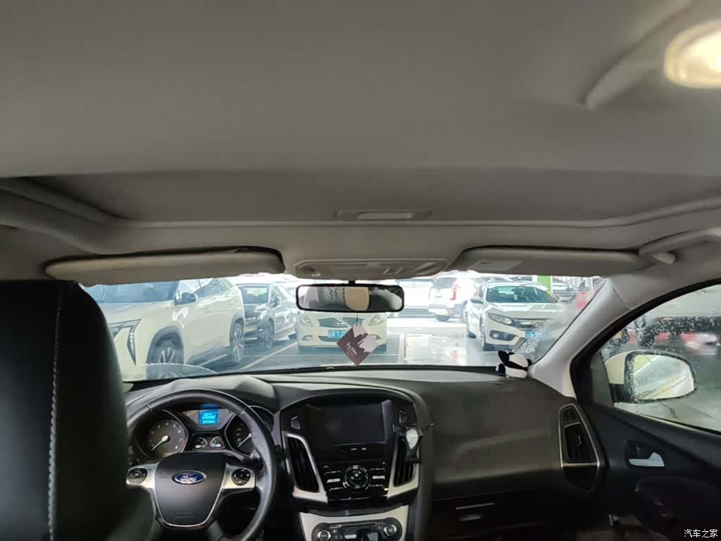 Ford Focus, 2015 18