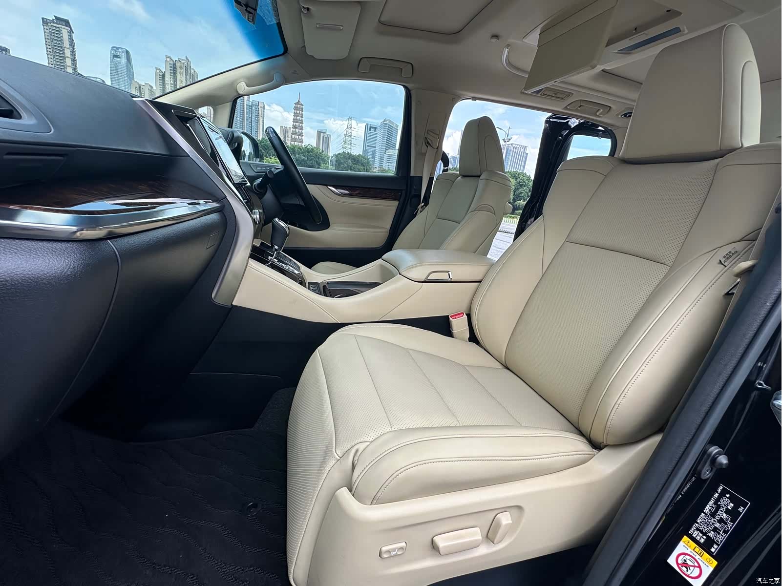 Toyota Alphard, 2019 8