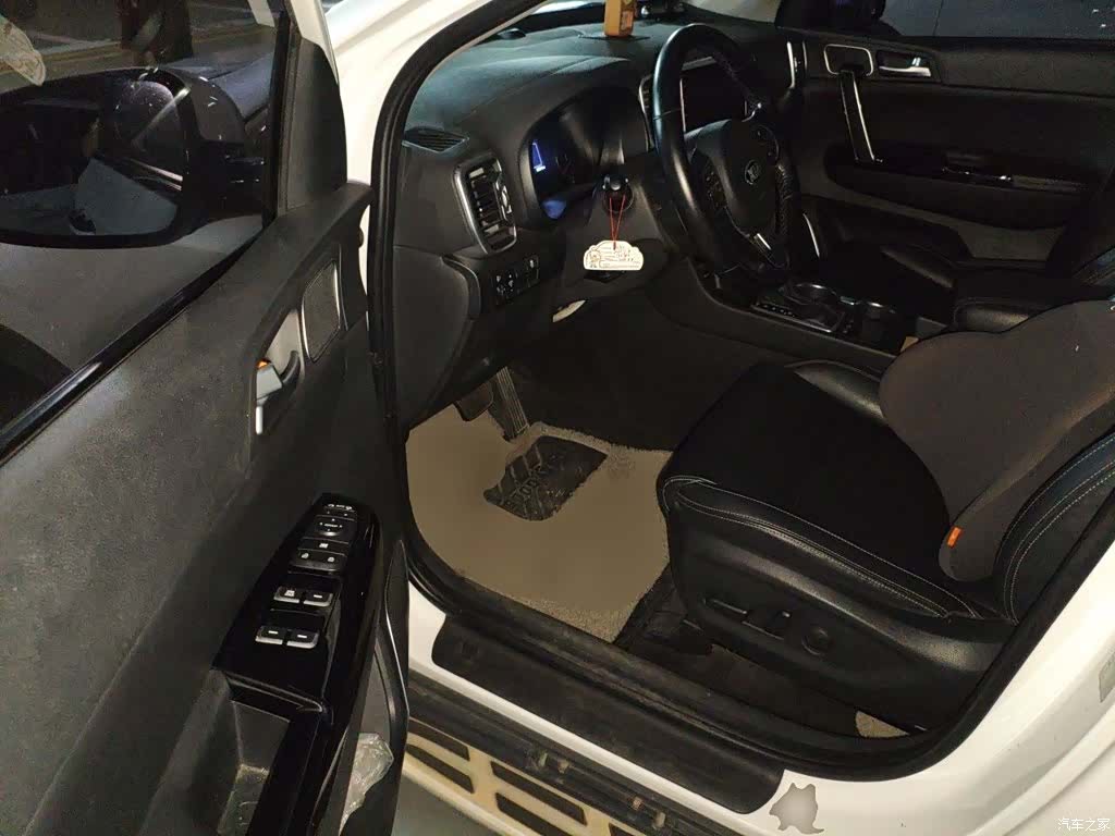 Kia KX5, 2016 13