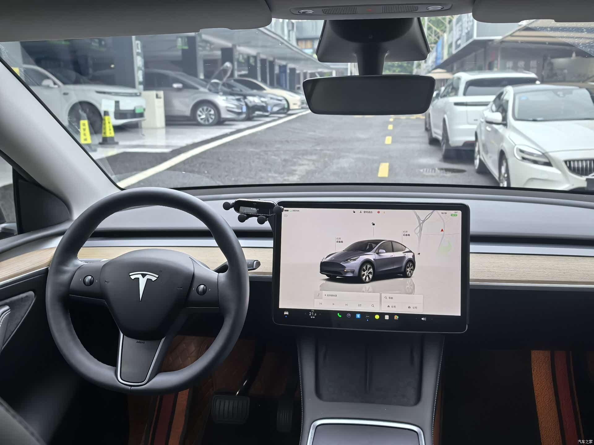 Tesla Model Y, 2023 7