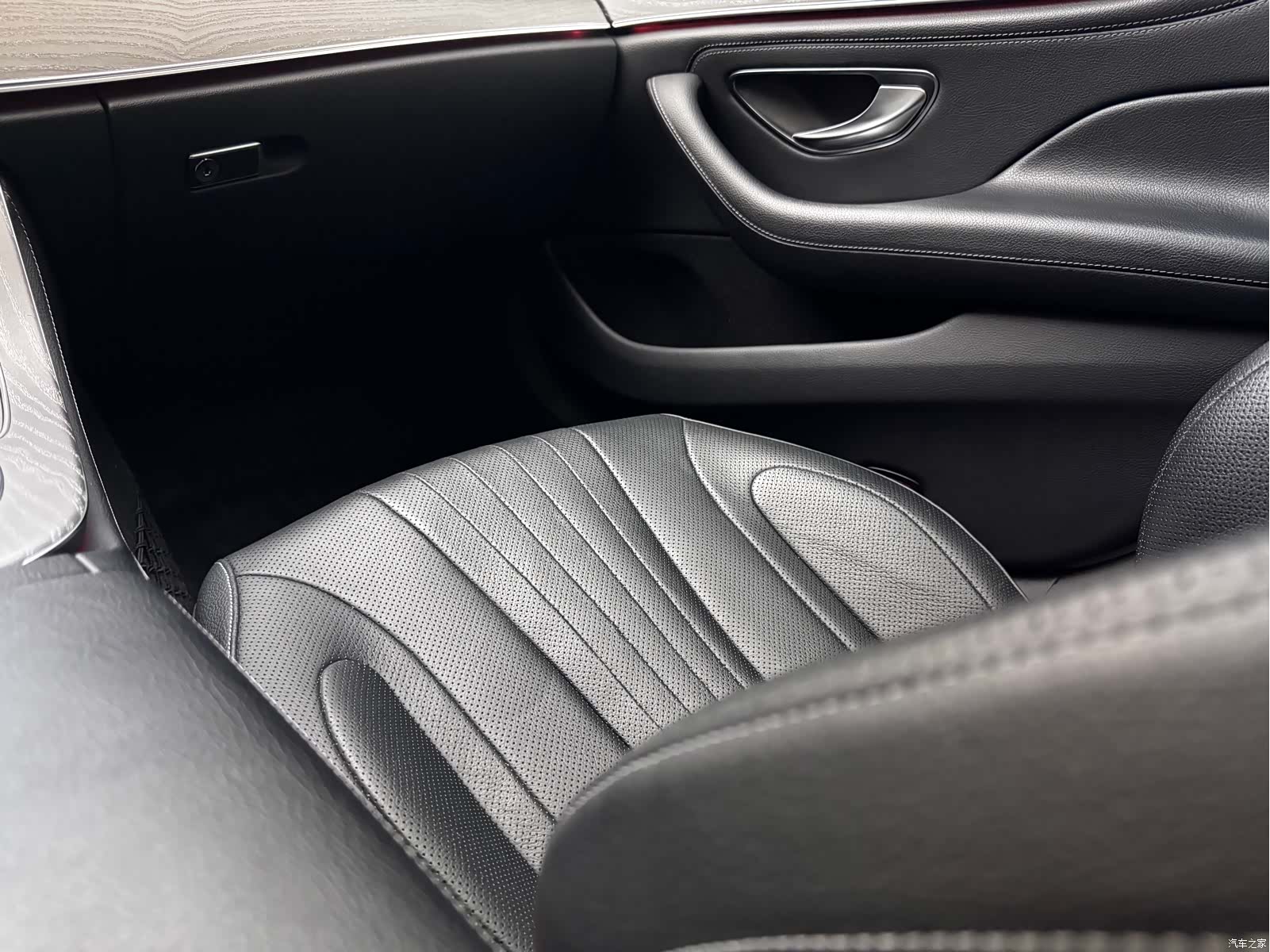 Mercedes-Benz CLS, 2019 16