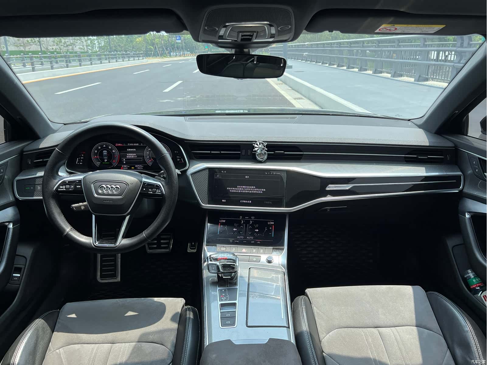 Audi A6L, 2022 все фото