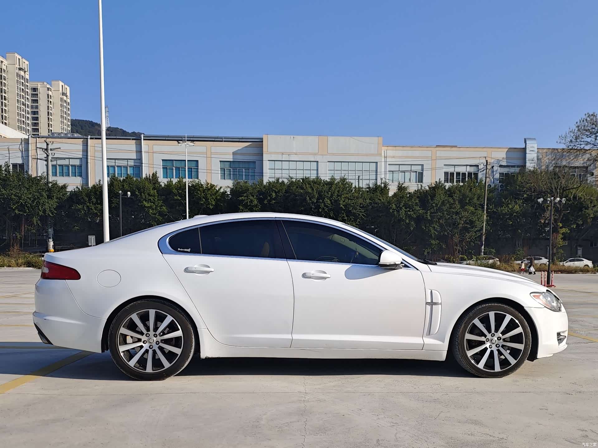 Jaguar XF, 2010 6