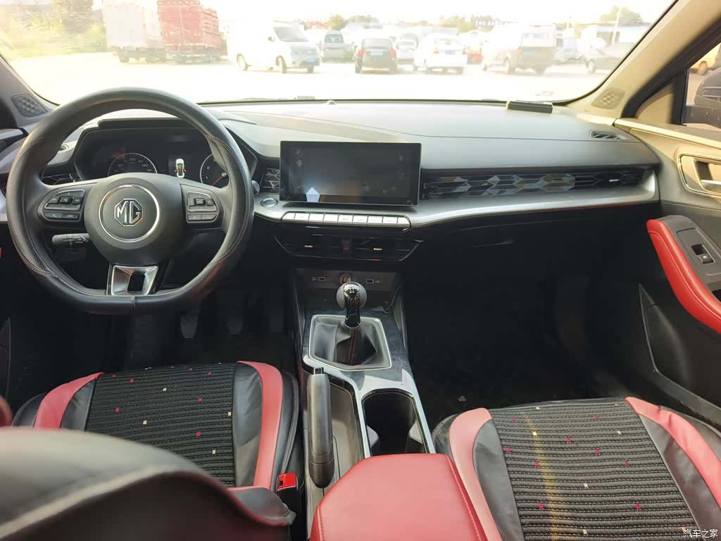 MG MG5, 2021 15