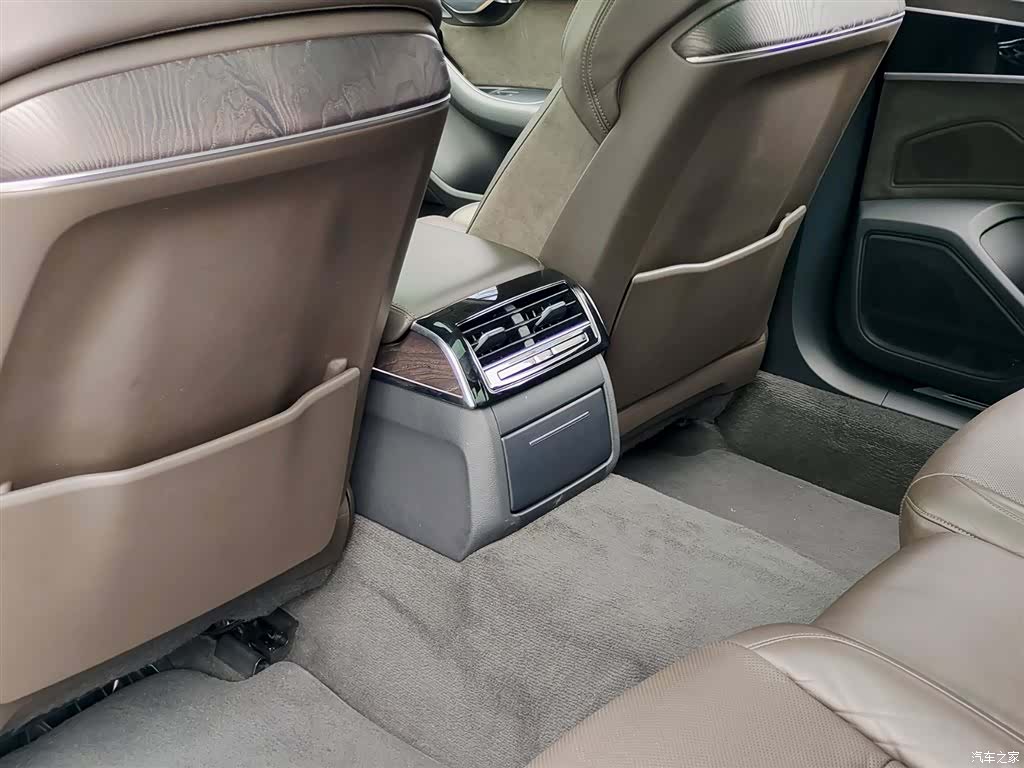Audi A8L, 2021 9