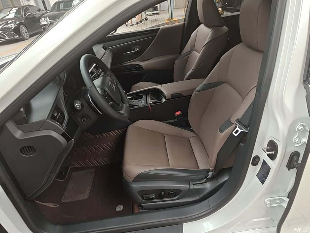 Lexus ES, 2024 15