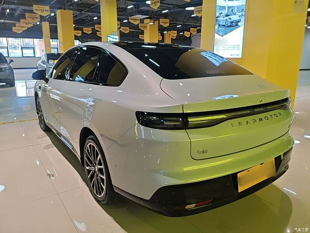 Leapmotor B01, 2026 все фото
