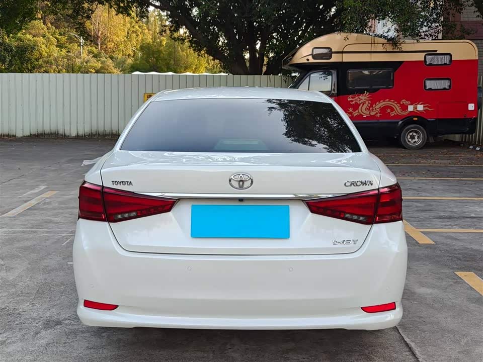 Toyota crown