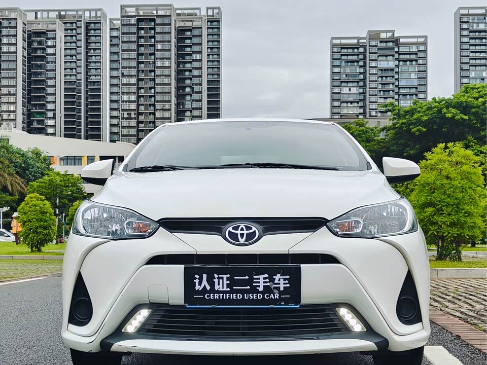 Toyota YARiS L to enjoy
