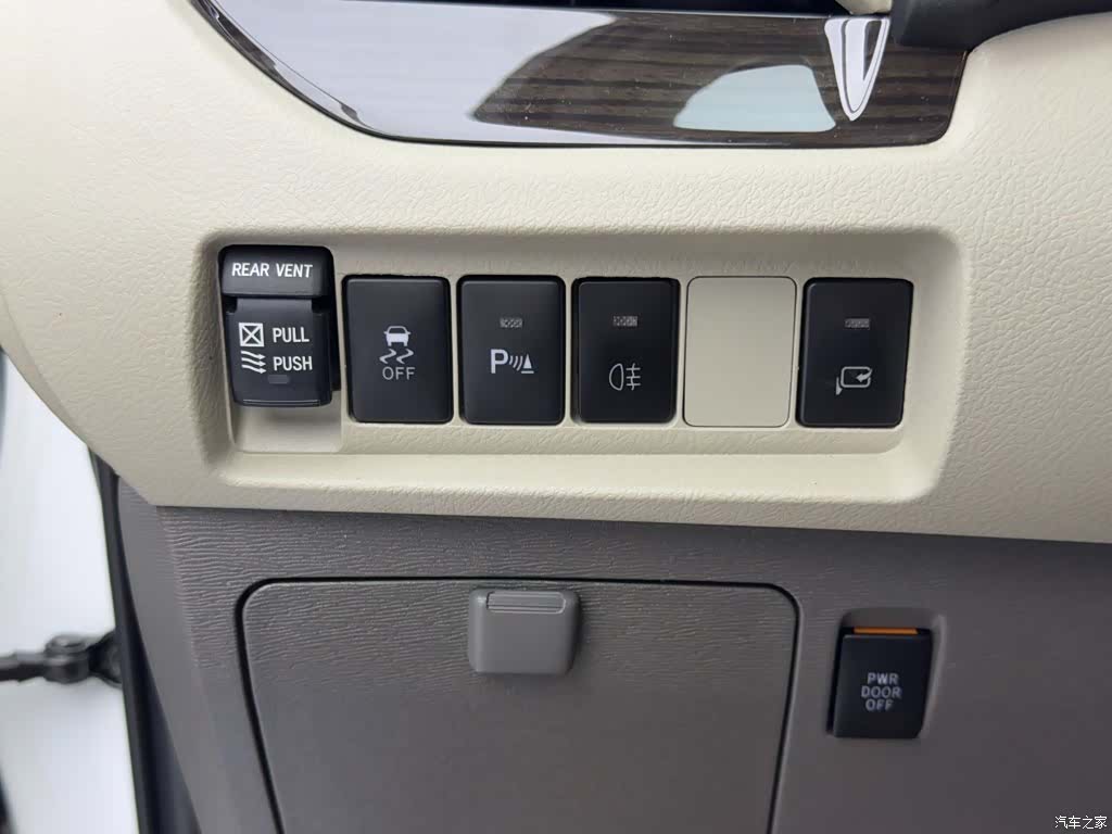 Toyota XLE, 2019 19