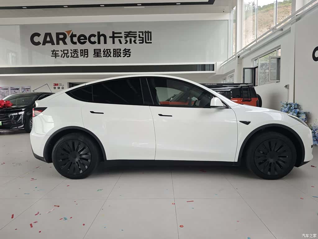Tesla Model Y, 2023 9