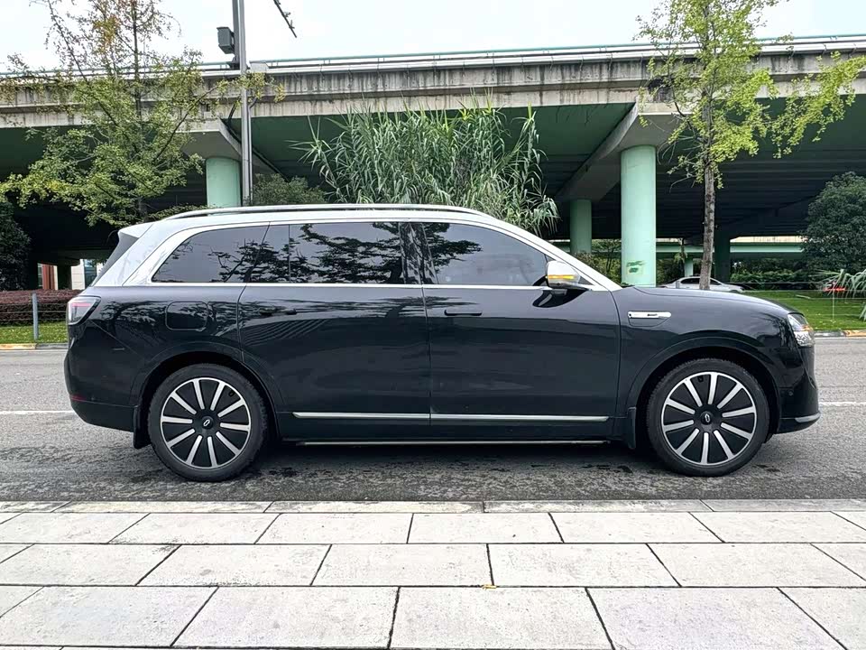 AITO Ask the world M9