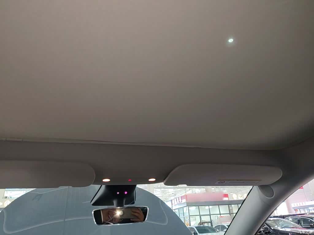 Tesla Model Y, 2023 18